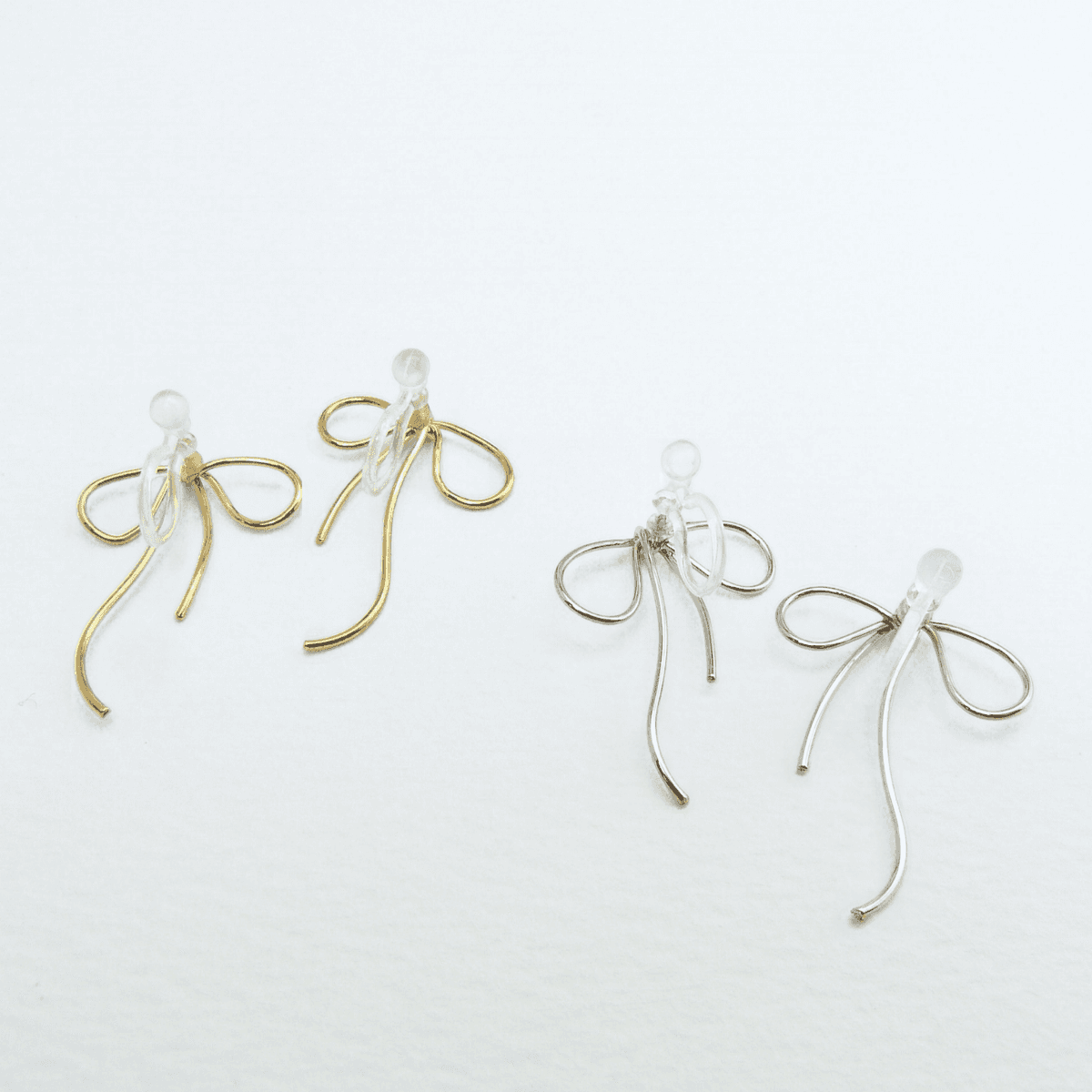 【Luwe-2】大人可愛いを叶える、ワイヤーリボン ミニ ピアス/樹脂ノンホール 華奢 大人 上品 フェミニン 結婚式 | 9枚目